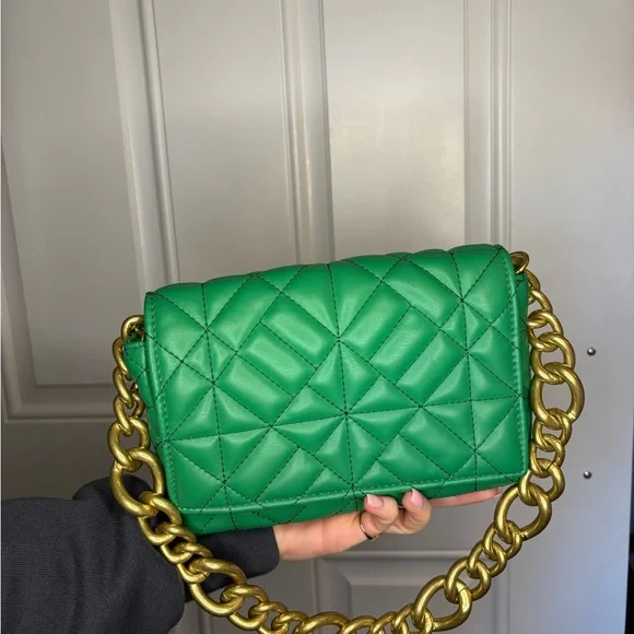 Green Quilted Chain Shoulder Bag - Picture 5 of 5